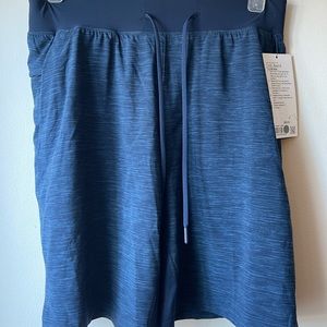 NEW - lululemon Men’s T.H.E. 9” shorts / Size L